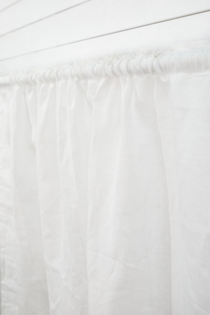 white-linen-veckbandgardin-lin-living.