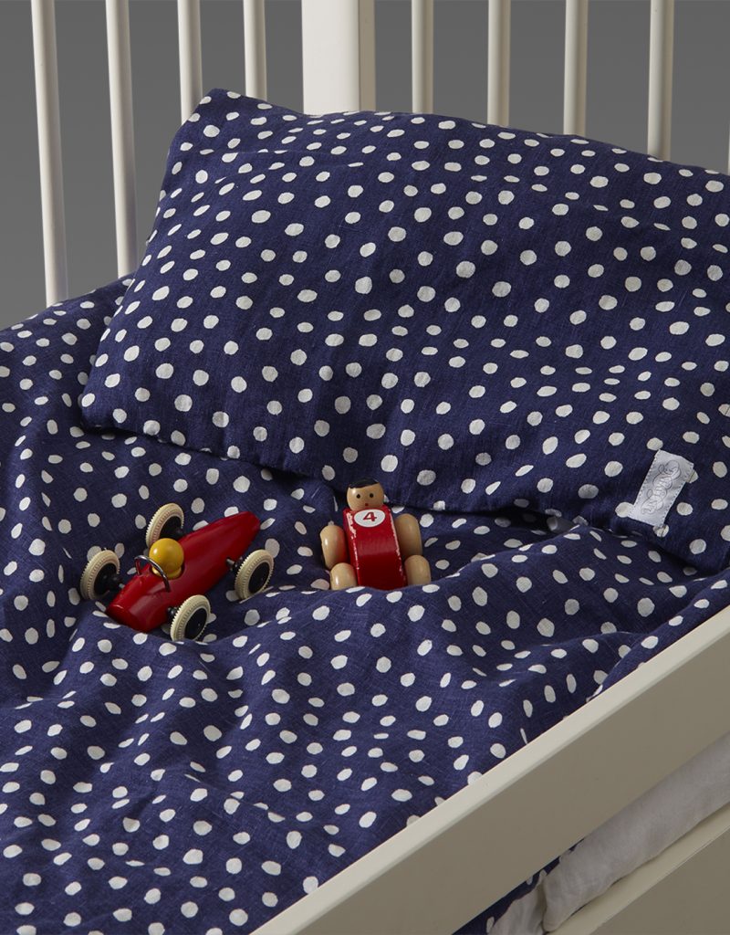 barnsangklader-prickigt-lin-living.